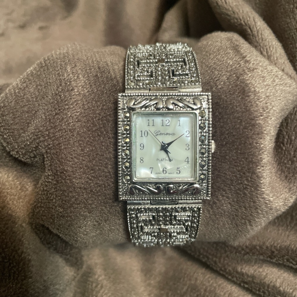 Vintage Geneva Silver Toned Rectangular Watch - image 1